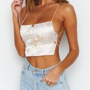 Beginning boutique backless crop top 🌸🦋